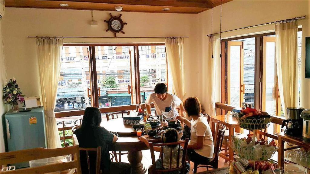 Hotel The Indigo House Phrae Exterior foto