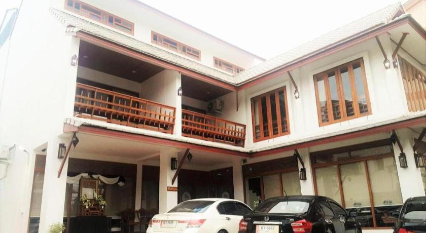 Hotel The Indigo House Phrae Exterior foto
